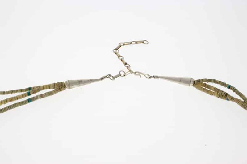 Collier en perles de turquoise à 3 brins et heishi olive avec pendentif croix en turquoise naturelle de haute qualité Lone Mountain