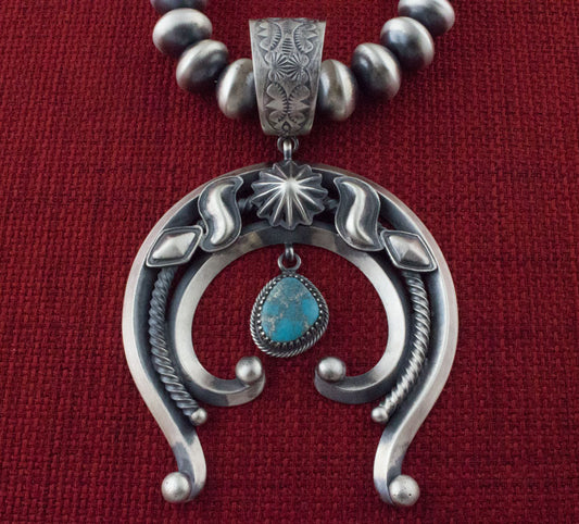 Collier en perles en argent sterling fait main avec pendentif Naja en turquoise naturelle de Royston