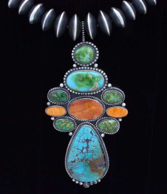 Graduierte Sterlingsilber-Perlenkette mit Multi-Stone-Anhänger und passenden Ohrringen