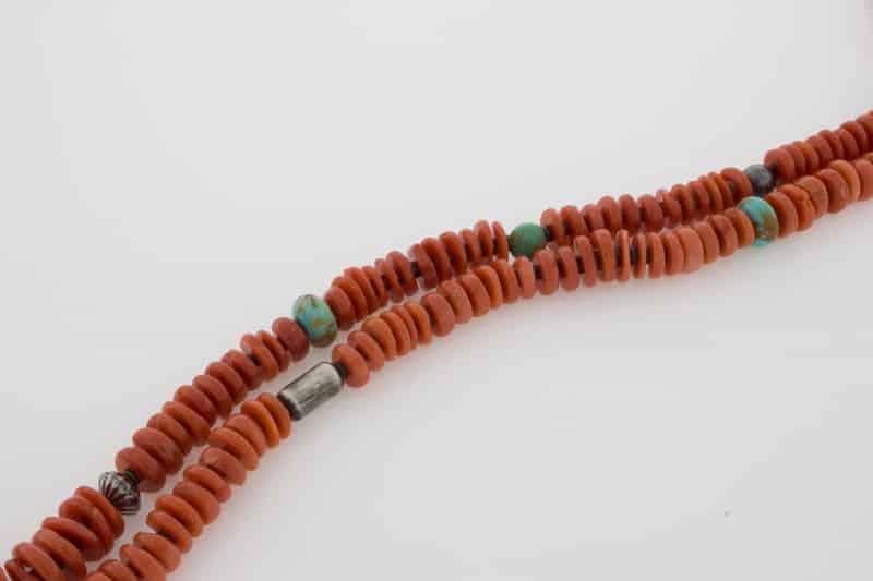 Collier de perles en corail méditerranéen naturel de haute qualité à 2 brins