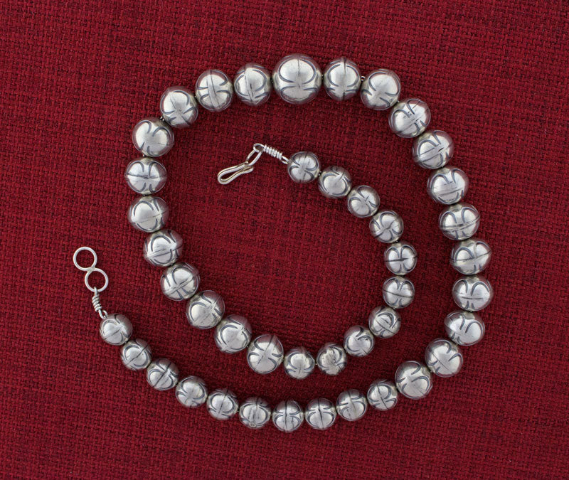 Collier en perles en argent sterling graduées fait main