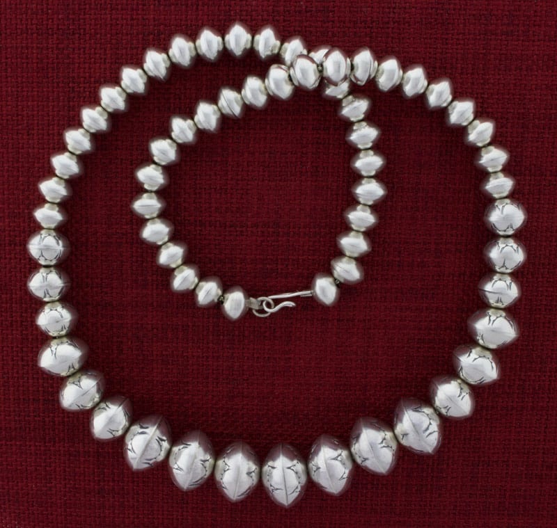 Collier en perles en argent sterling graduées fait main