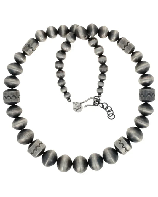 Navajo Pearls Bow Necklace: History and How to Wear It
