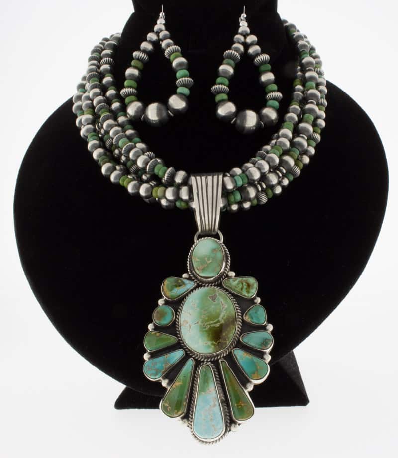 あっちゃん　LFC Geneva Apachito ジェネバ アパチート Geneva Apachito's Navajo Jewelry Collection - SilverTQ