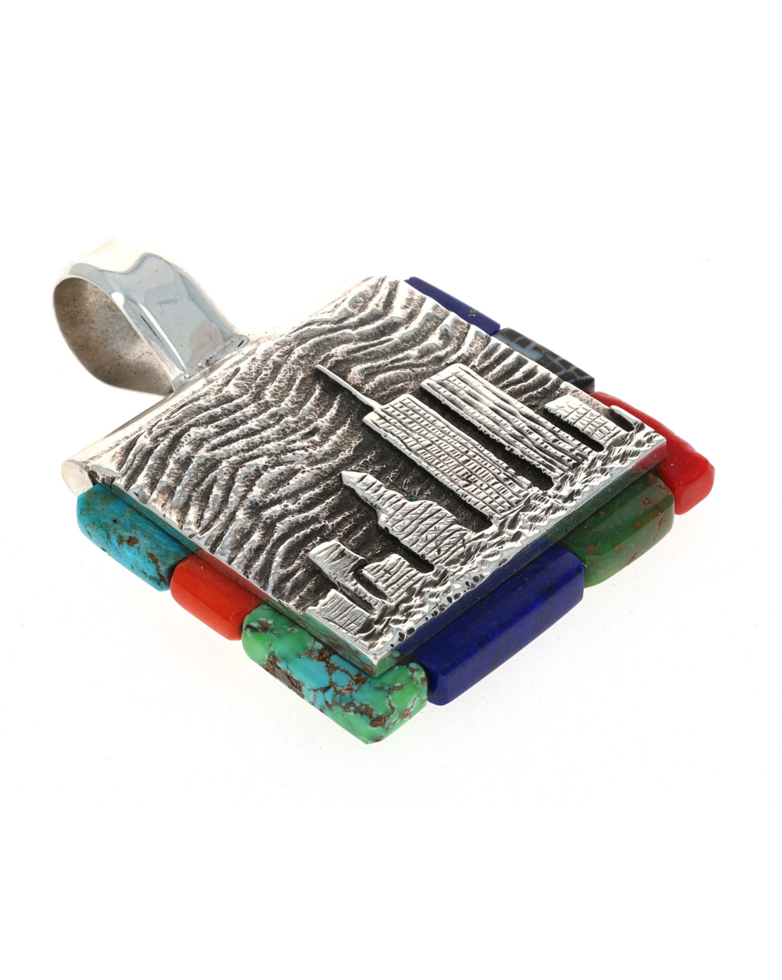 Suspension Cityscape avec incrustation latérale multi-pierres