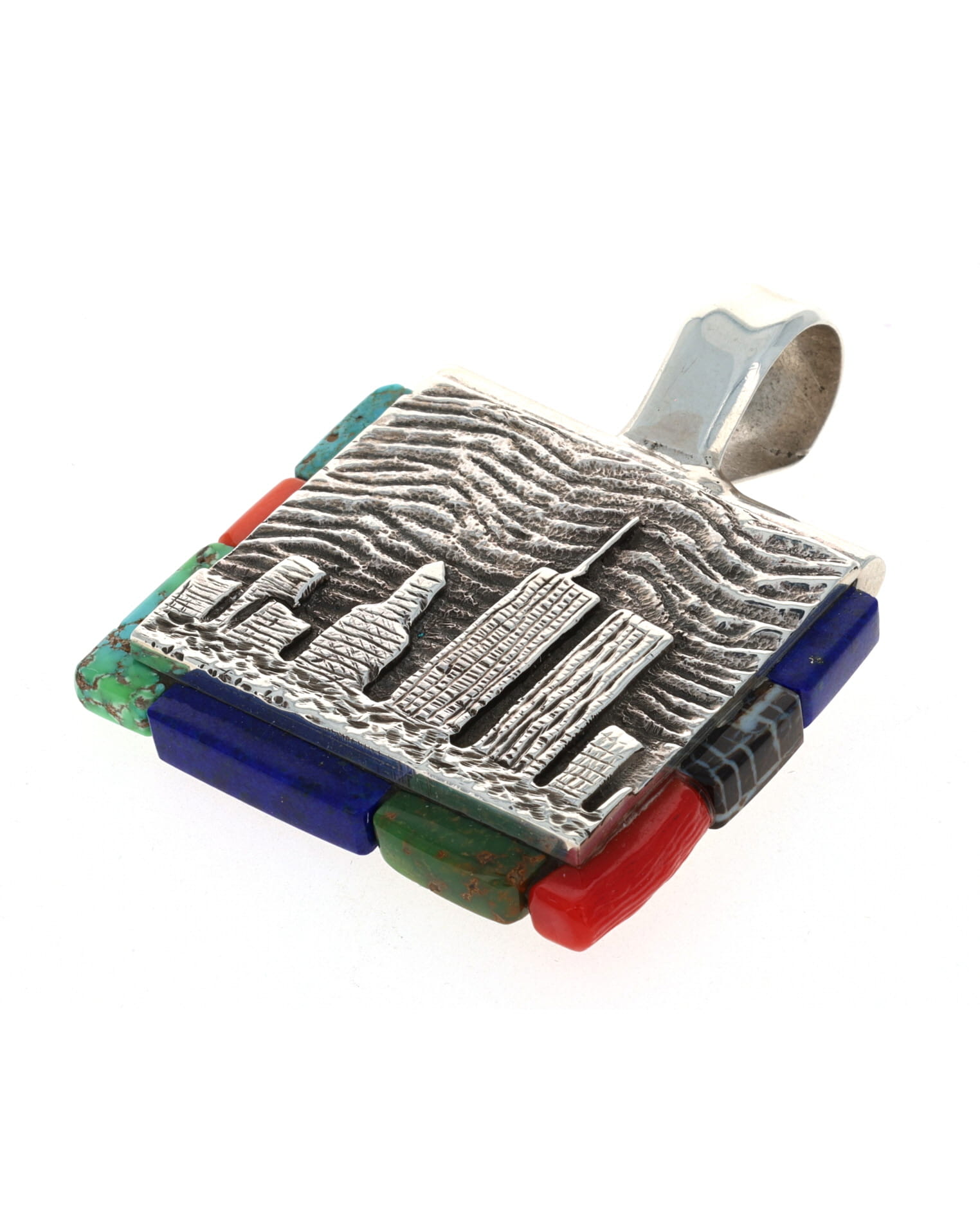 Suspension Cityscape avec incrustation latérale multi-pierres