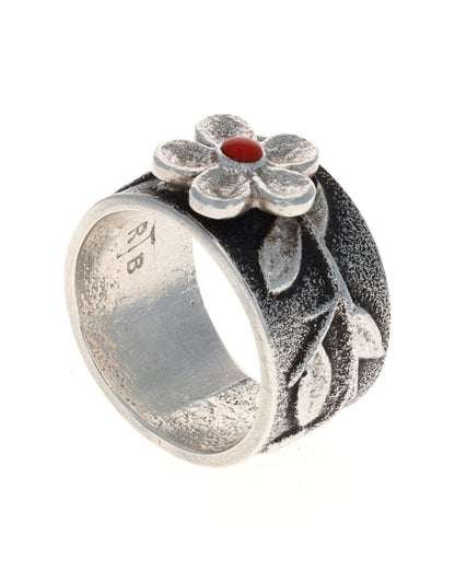 Anello a fiore fuso in tufa