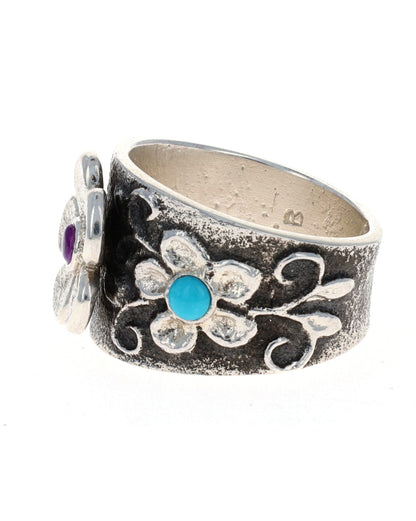 Anello a tre fiori in tufa fusa