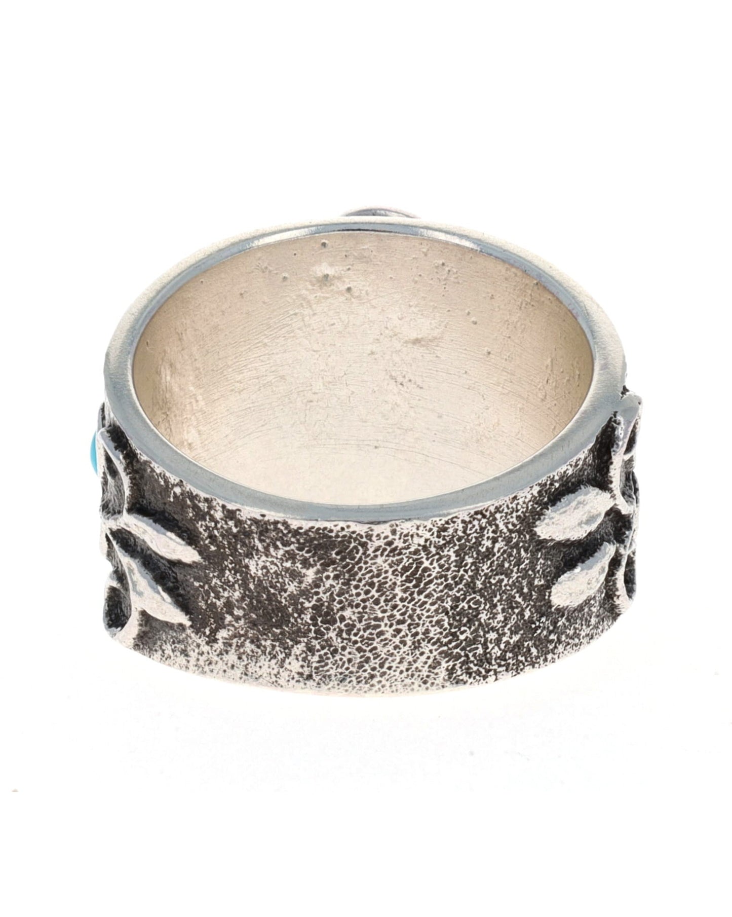 Anello a tre fiori in tufa fusa