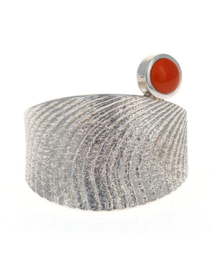 Bague coulée en tuf de seiche avec pierre naturelle de cornaline