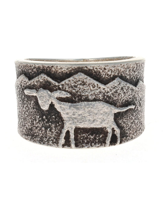 トゥファ鋳造ラムシーンリング