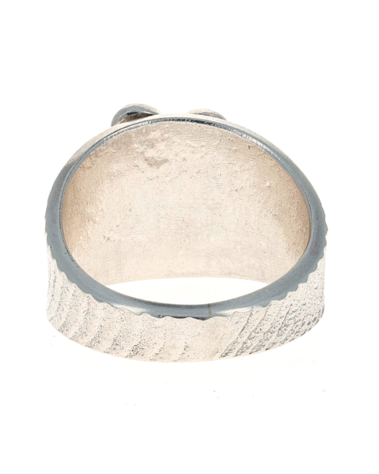 Anello a fiore fuso in tufo di seppia