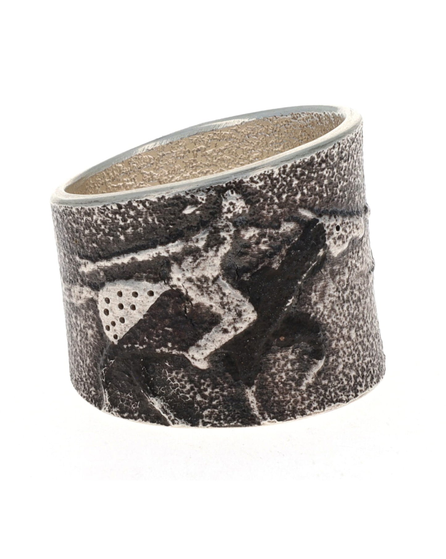 Anello in fusione di tufo "Caccia al bufalo"