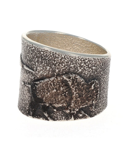 Anello in fusione di tufo "Caccia al bufalo"