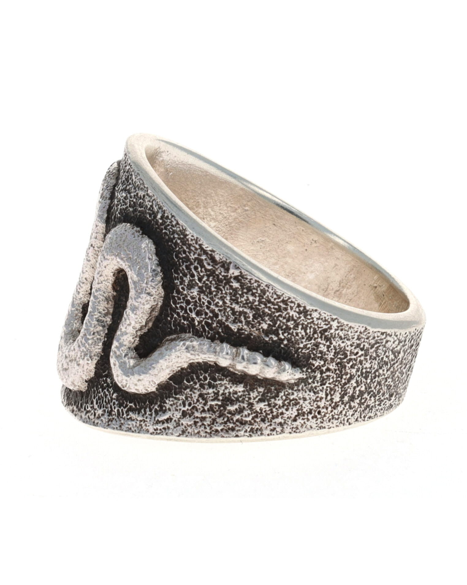 トゥファ鋳造ヘビリング