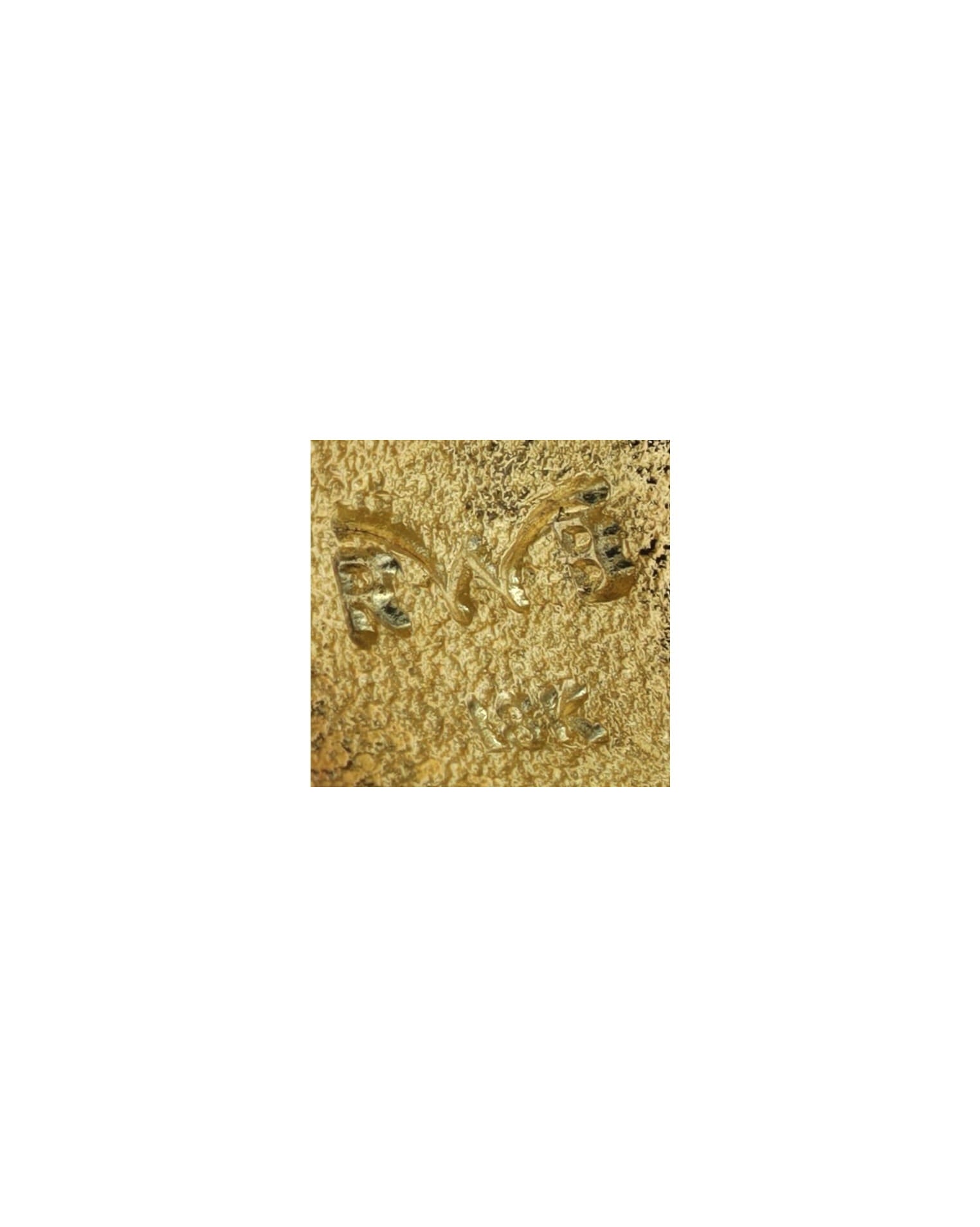 18K Gold Ring With High Grade Natural Sugilite Gel