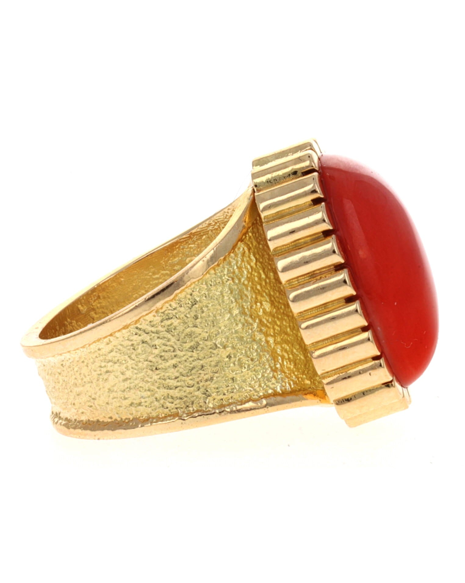 18K Gold Ring With High Grade Natural Japanese Momo Coral