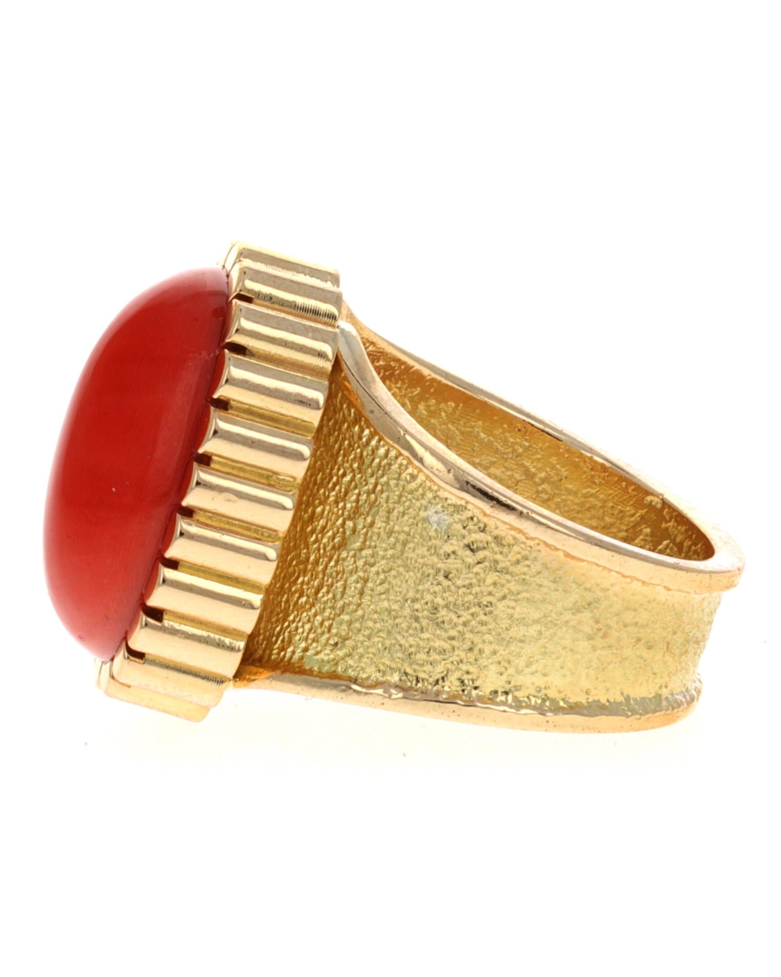 18K Gold Ring With High Grade Natural Japanese Momo Coral