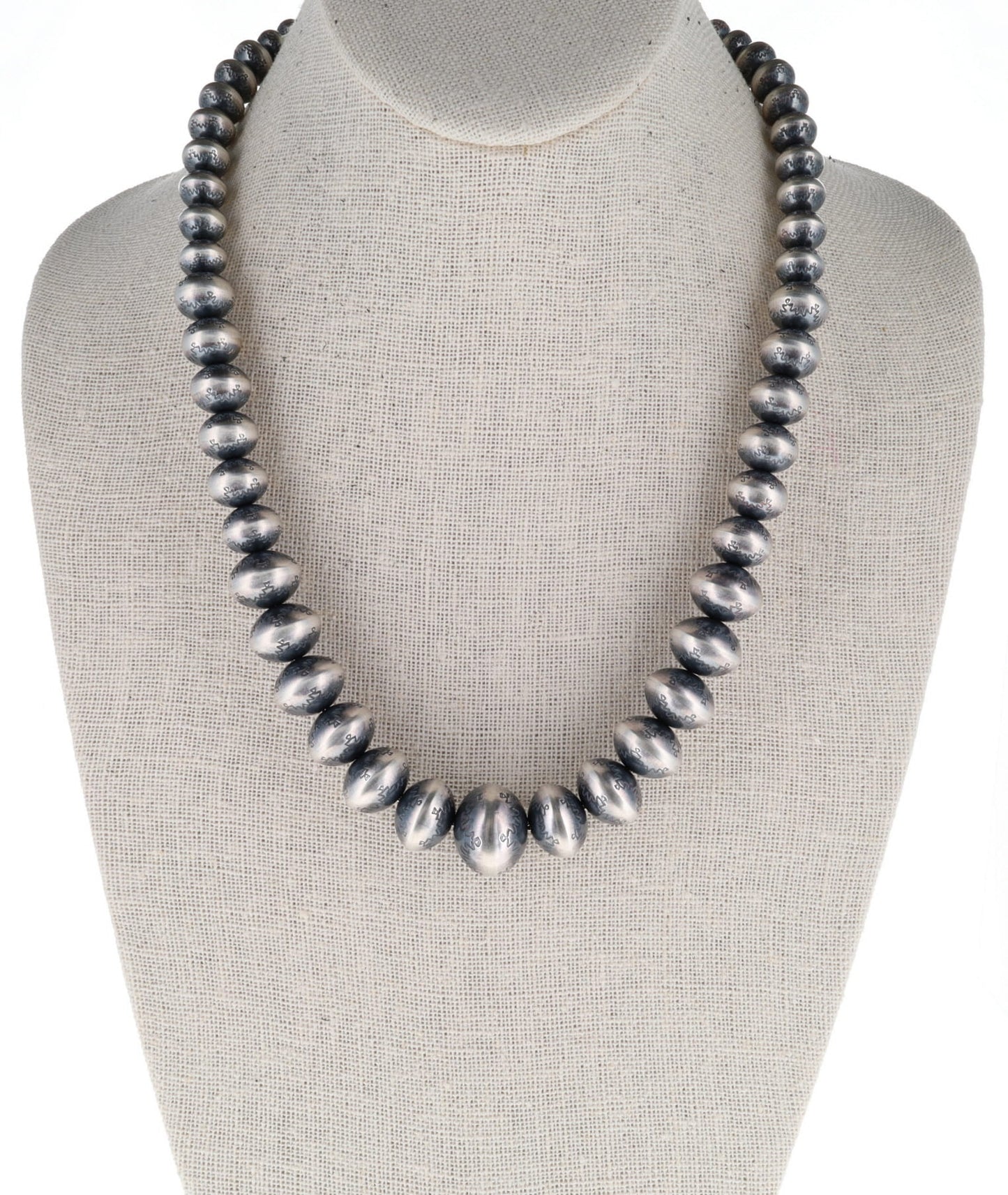 手作りの段階的なスターリングシルバービーズネックレス