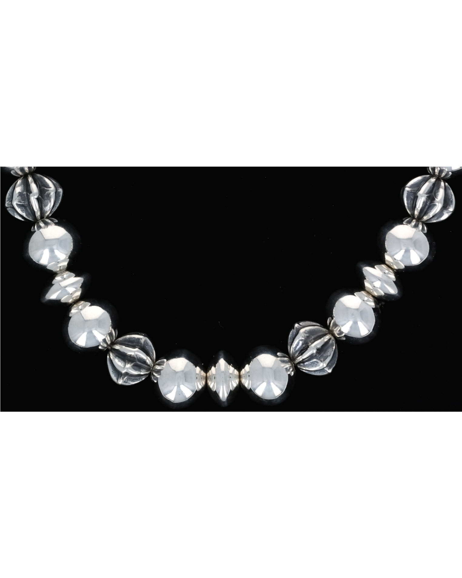 Handgefertigte Halskette aus Sterlingsilber mit Perlen