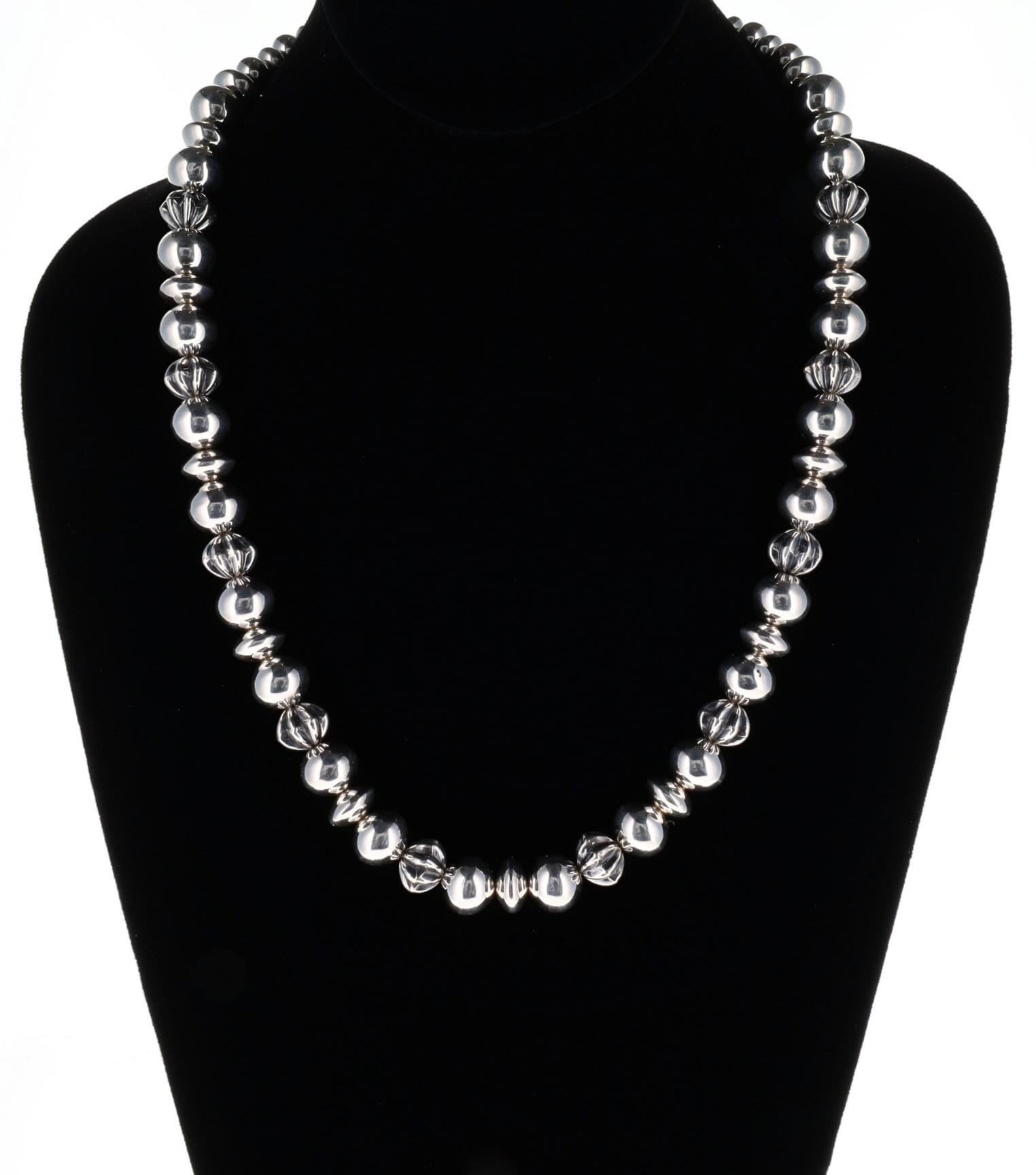 Handgefertigte Halskette aus Sterlingsilber mit Perlen