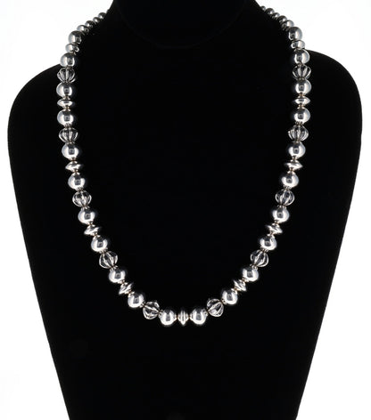 Handgefertigte Halskette aus Sterlingsilber mit Perlen