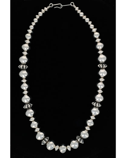 Handgefertigte abgestufte Halskette aus Sterlingsilber mit Perlen