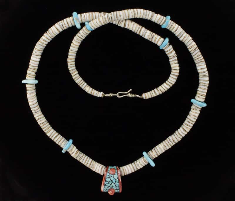Santo Domingo Hand-Rolled Olive Shell Heishi Necklace With Inlaid Mule Deer  Bone Pendant - NH#1022