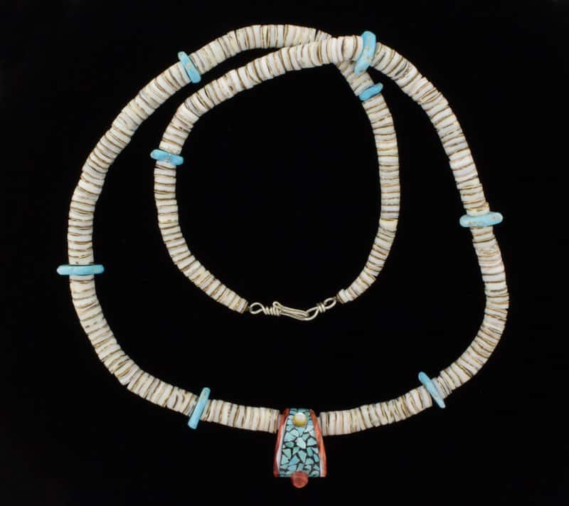 Santo Domingo Hand-Rolled Olive Shell Heishi Necklace With Inlaid Mule Deer  Bone Pendant - NH#1022